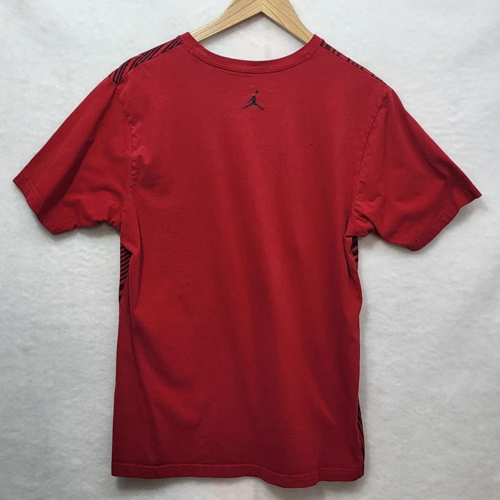 Jordan Mens Red Black Geometric Maze Graphic Pocket T-Shirt Size Large Jumpman